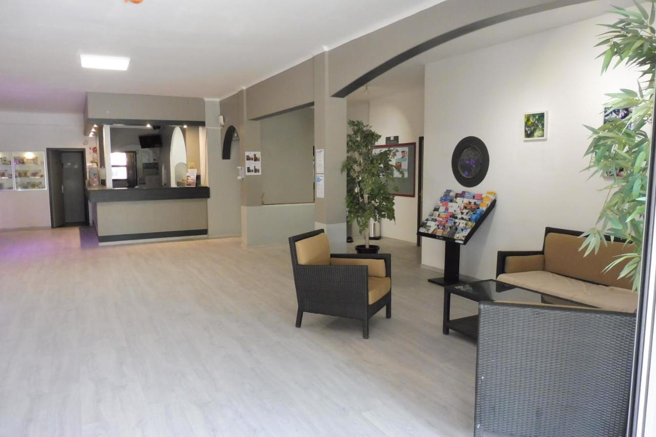Ulvf Les Residences Du Colombier Fréjus Exterior foto